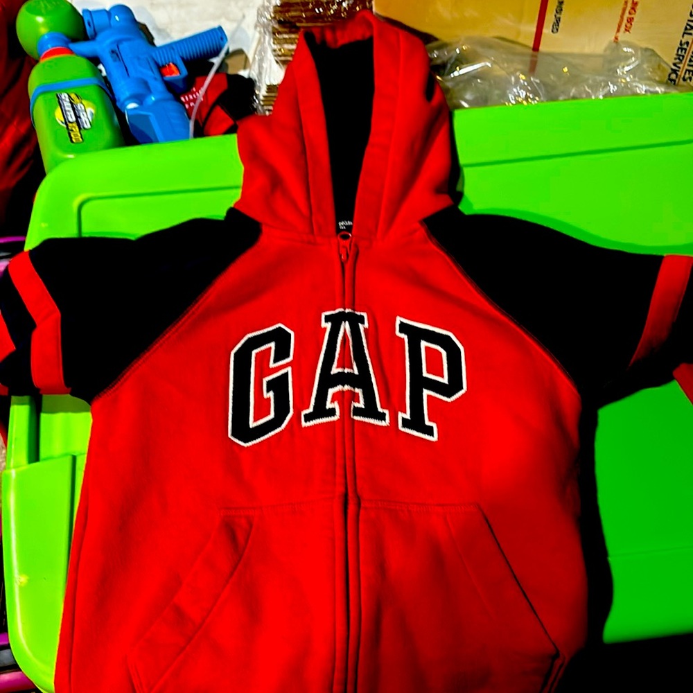 GAP boys navy blue and red zip up hoodie size 6–7